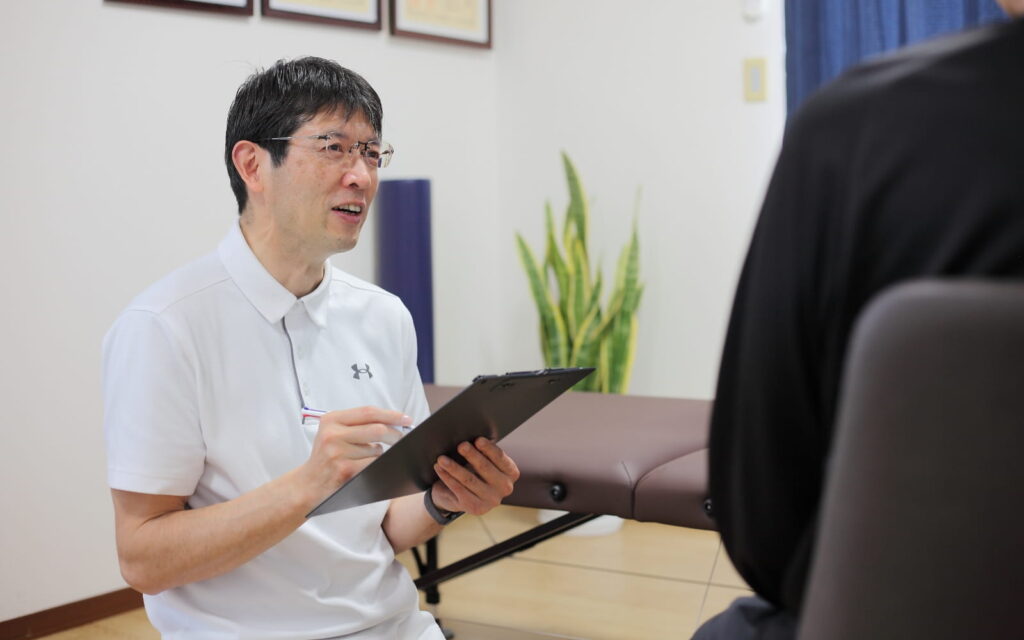 佐野市かみおか治療院のヒヤリング風景